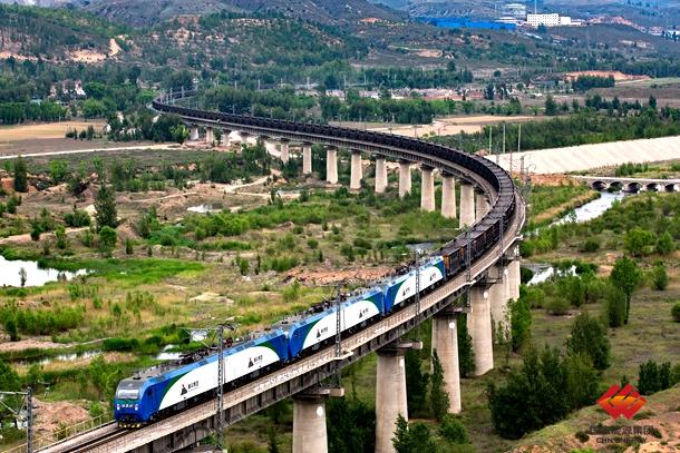 包神铁路神朔线单日运量创年内新高