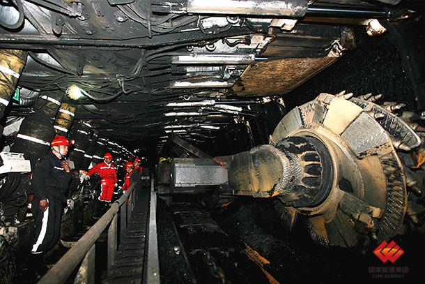 图为梅花井矿综采工作面