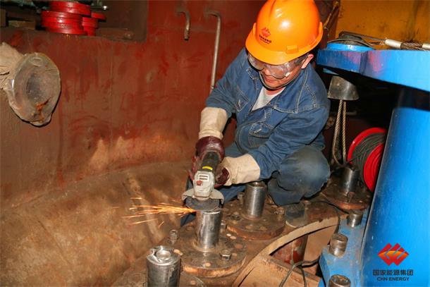 新疆阿克苏水电公司自主a修扎实推进